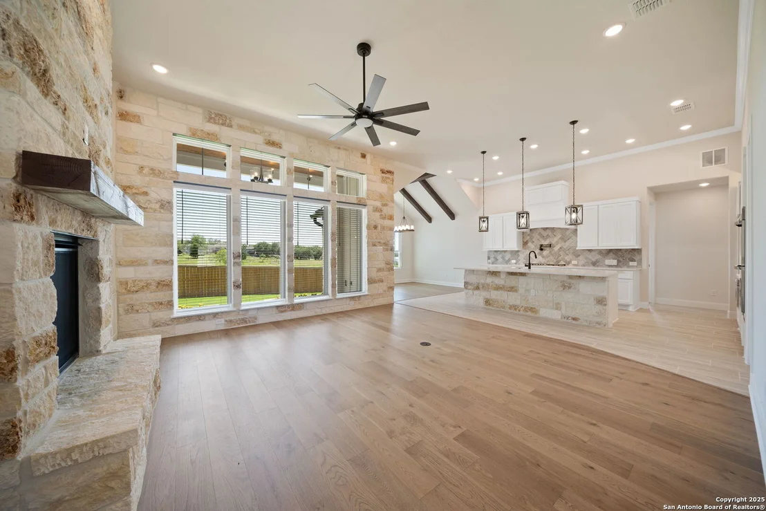 Photo of 107 Chama Dr.