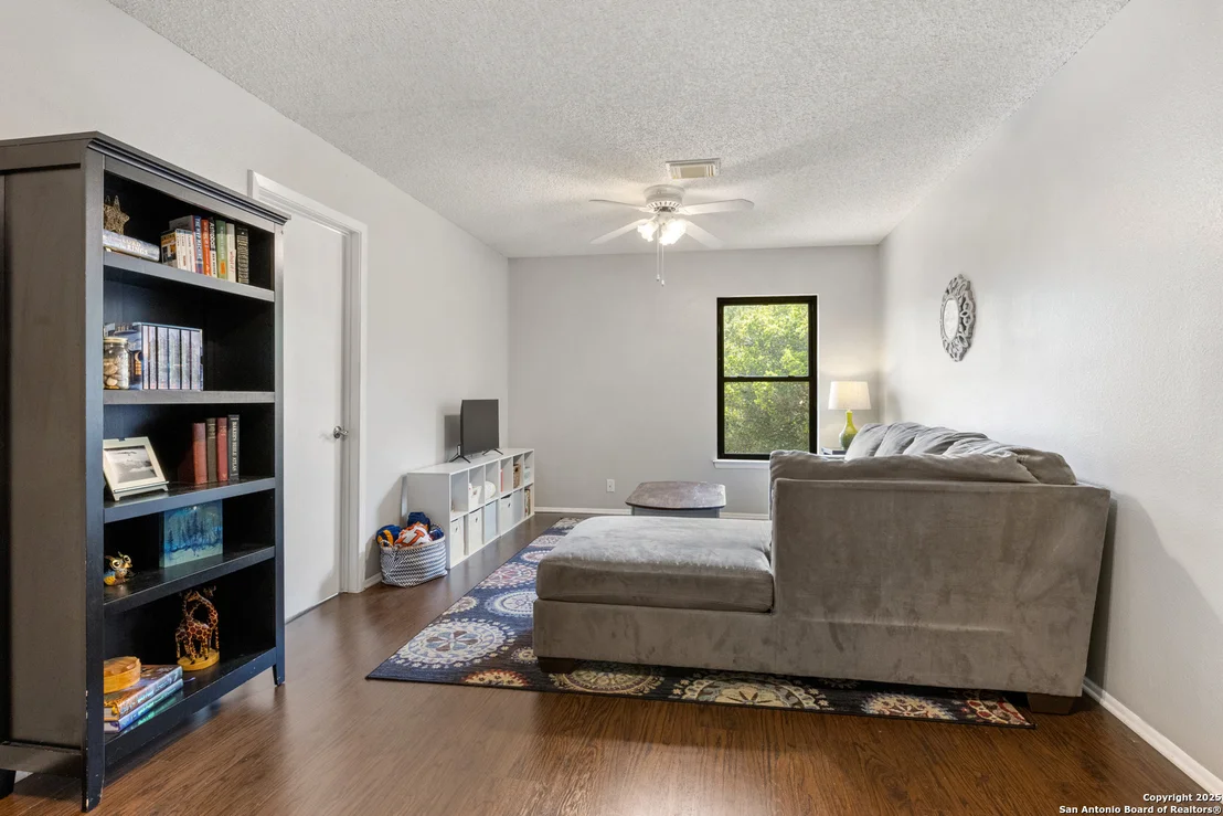 Photo of 7705 Wood Bluff