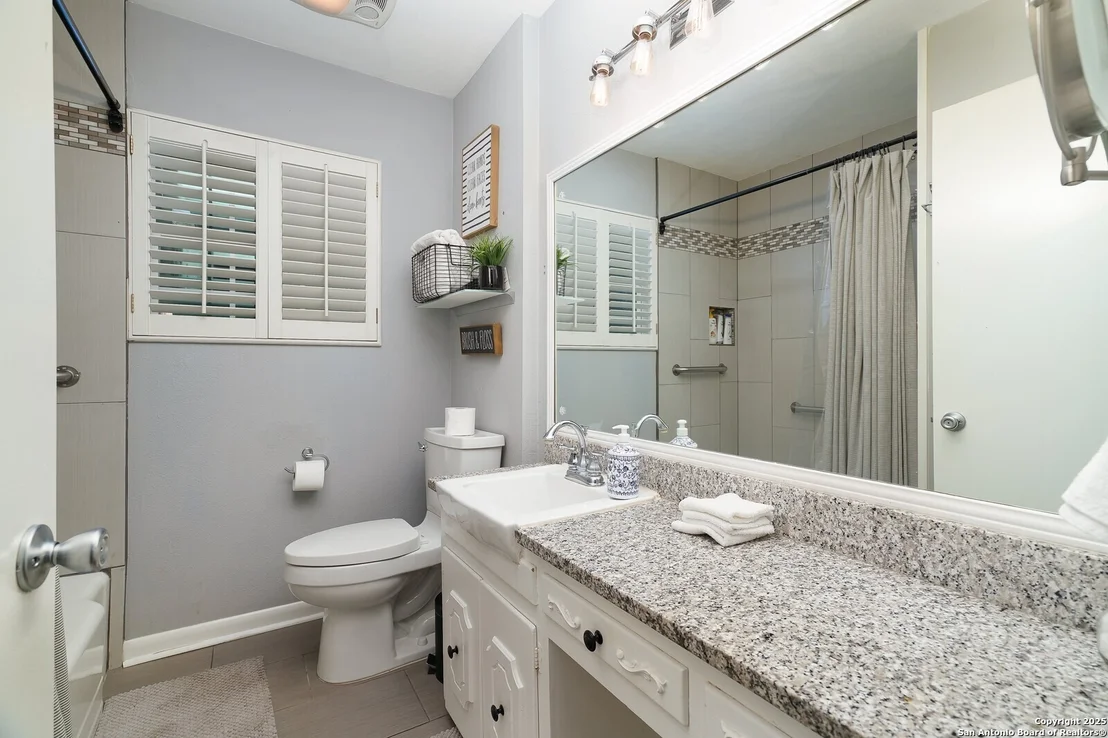 Photo of 311 Redcliff