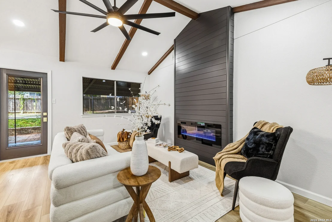 Photo of 6707 FOREST GRV