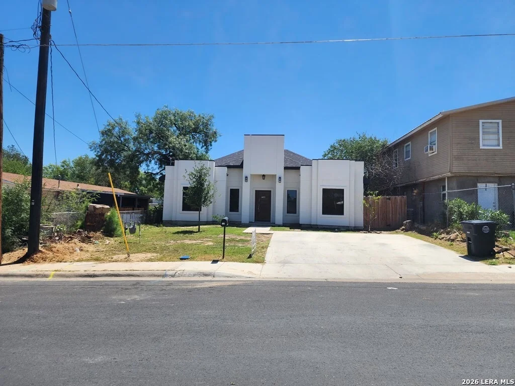 Photo of Unit NA at 736 TRINITY ST.