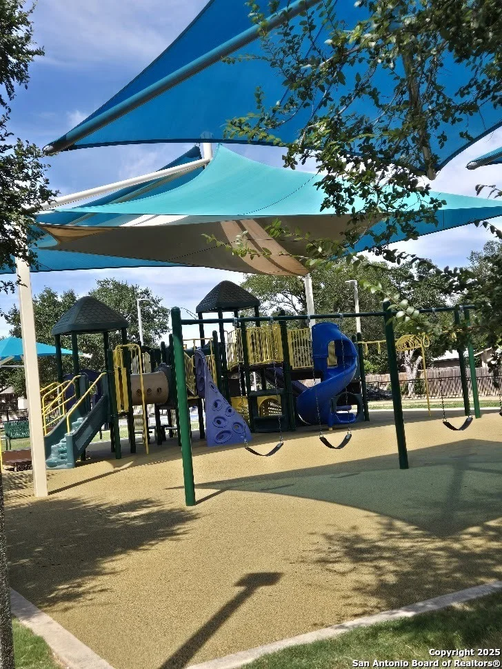 Photo of 7110 Spring Drops
