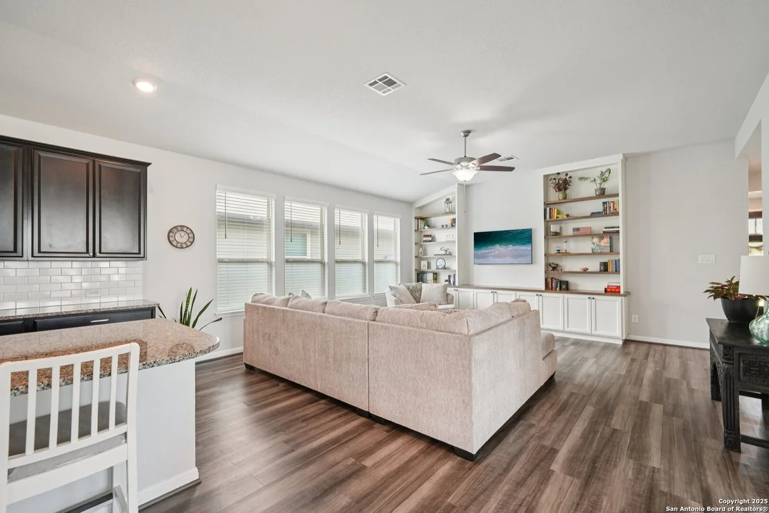 Photo of 4938 Oxbow