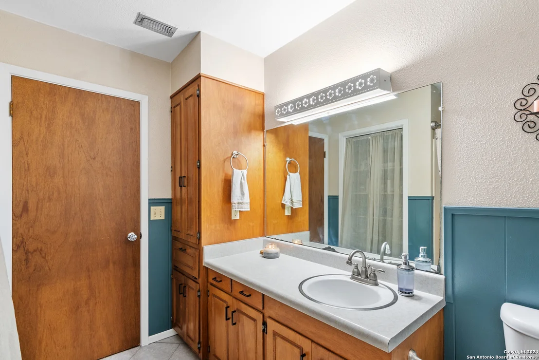 Photo of 5 DONNA DR