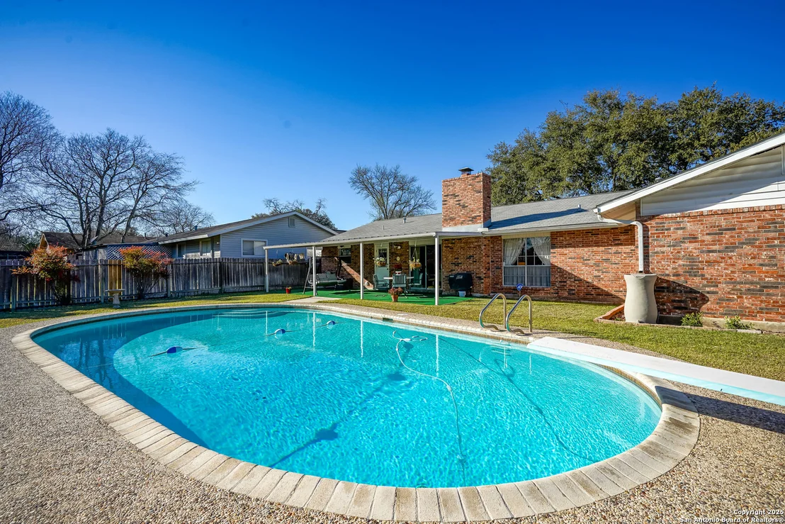 Photo of 6514 Robin Forest