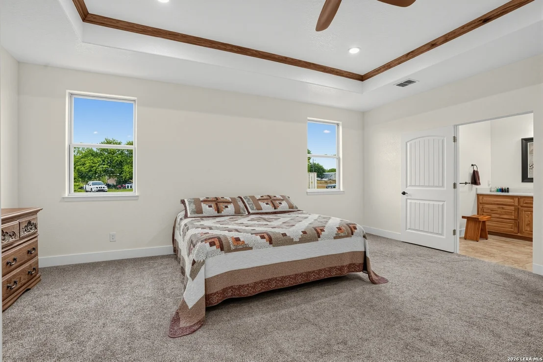 Photo of 105 OAK VIEW DR