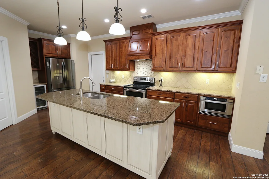Photo of 4922 Rosemoss