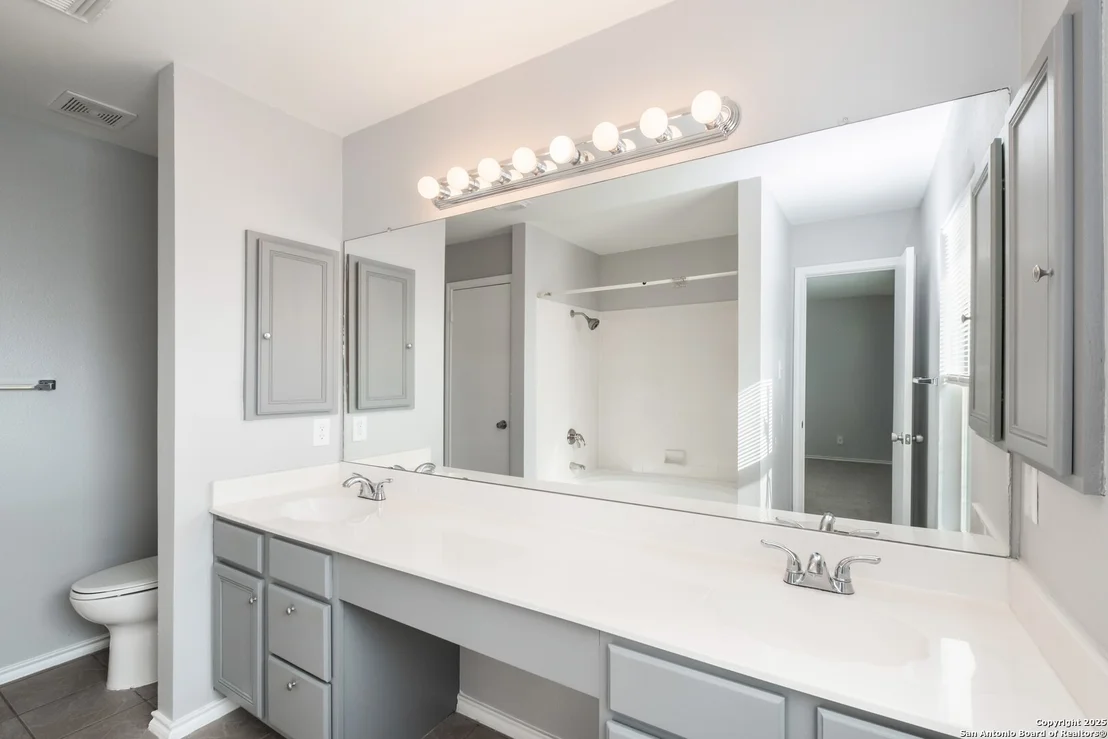 Photo of 7403 Legend Point Dr