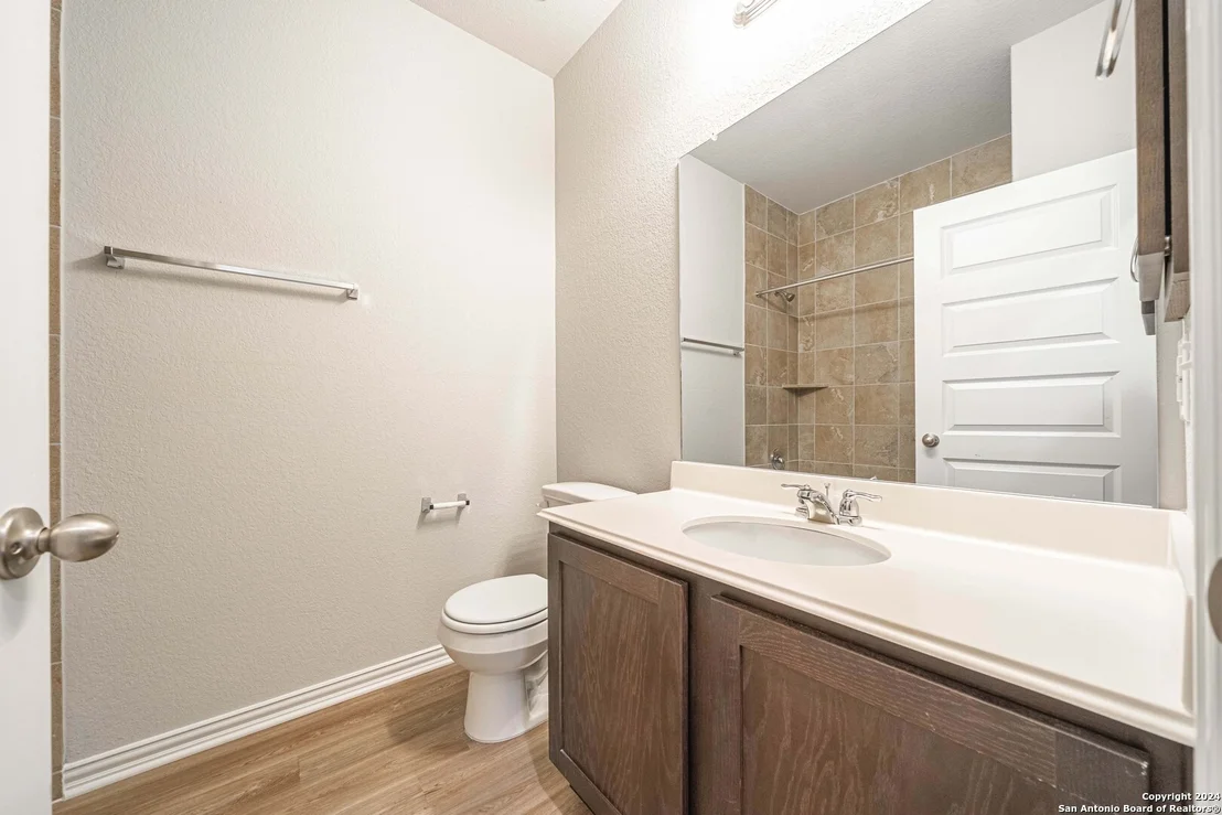 Photo of 5511 Devils Gate