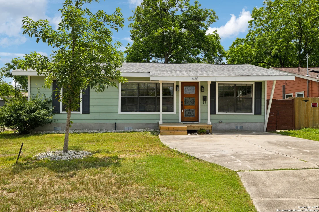 Photo of 630 Lovera