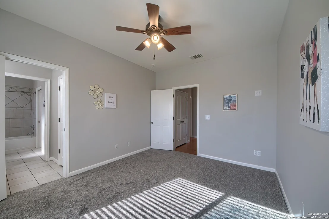 Photo of 240 Glory Lane