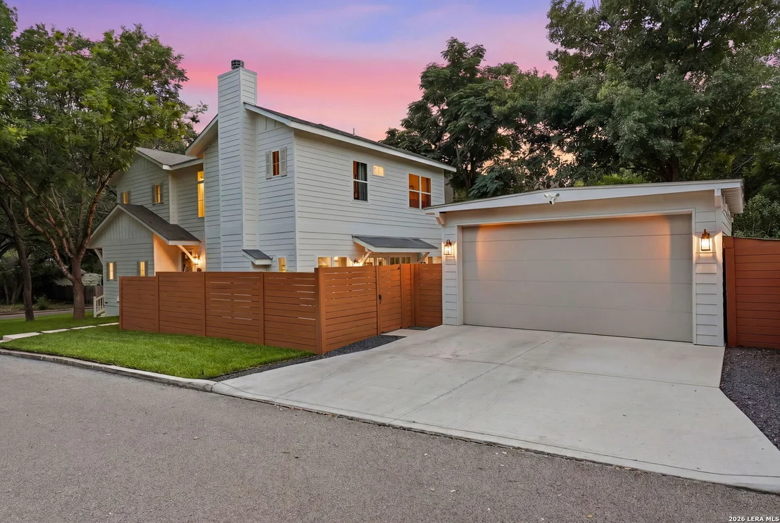 Photo of 301 OGDEN LN