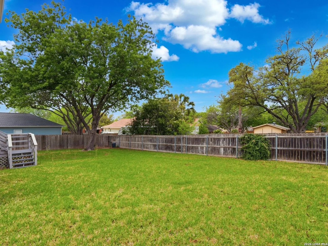Photo of 968 Queens Dr.