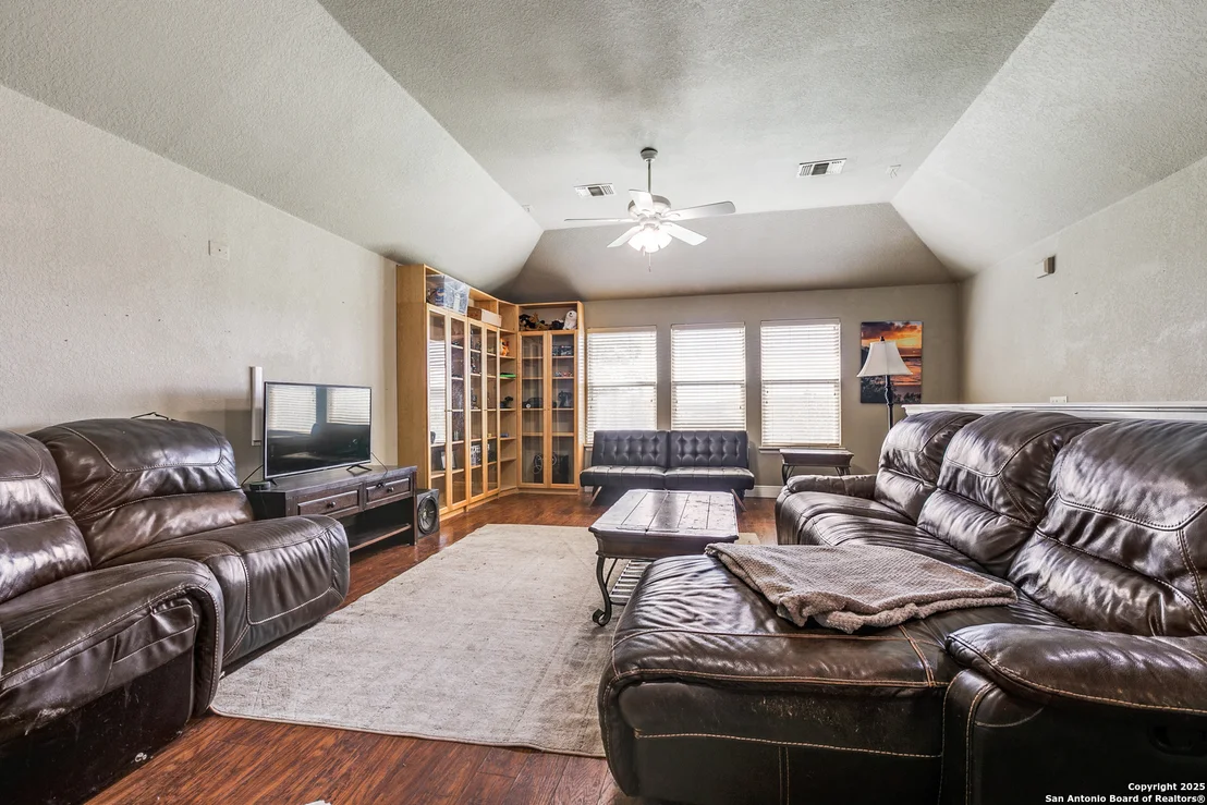 Photo of 1018 Tumbling Oaks