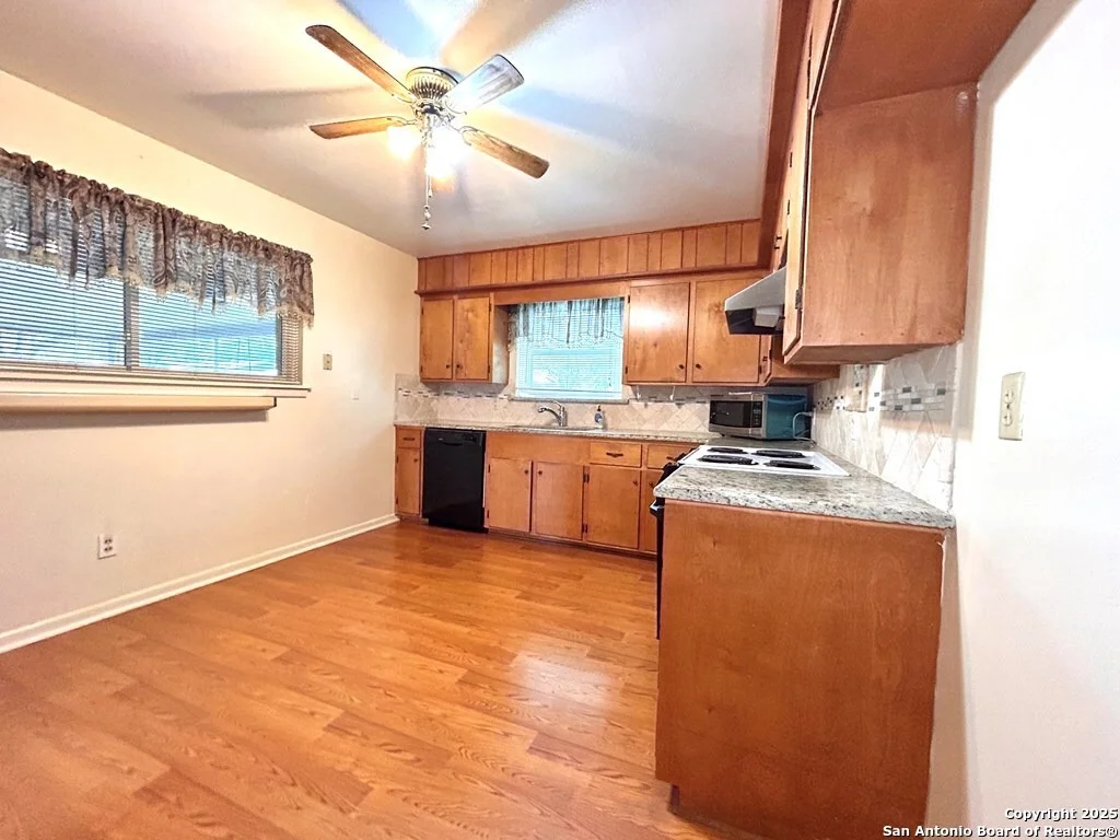 Photo of 1412 Oriole Lane