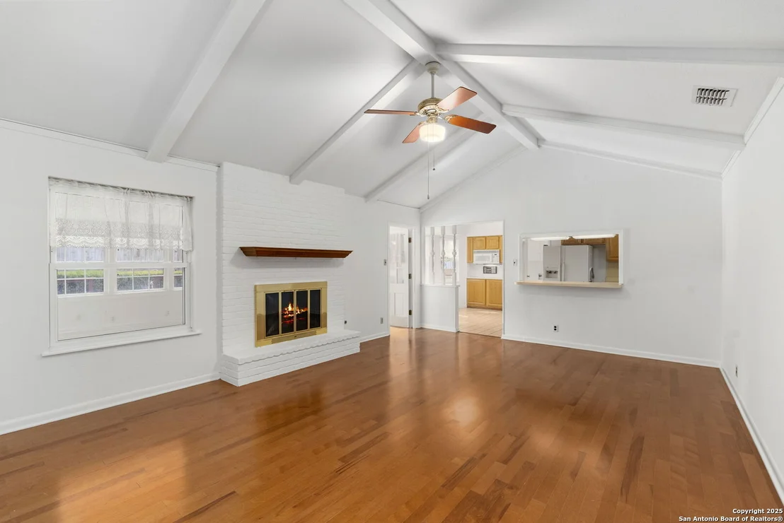 Photo of 5922 Windhaven