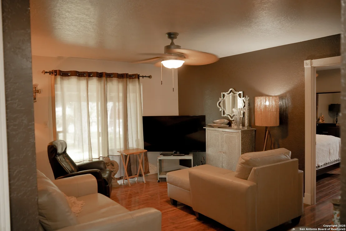 Photo of 323 Pletz