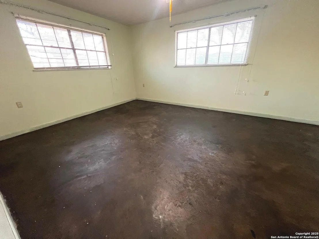 Photo of 433 Fort Clark Rd