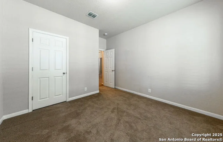 Photo of 1210 Magellan