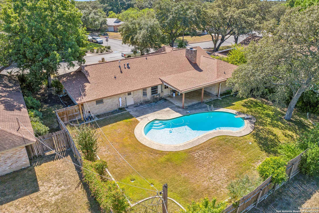 Photo of 449 GOLFCREST