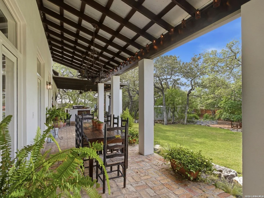 Photo of 2355 Oakland Bend