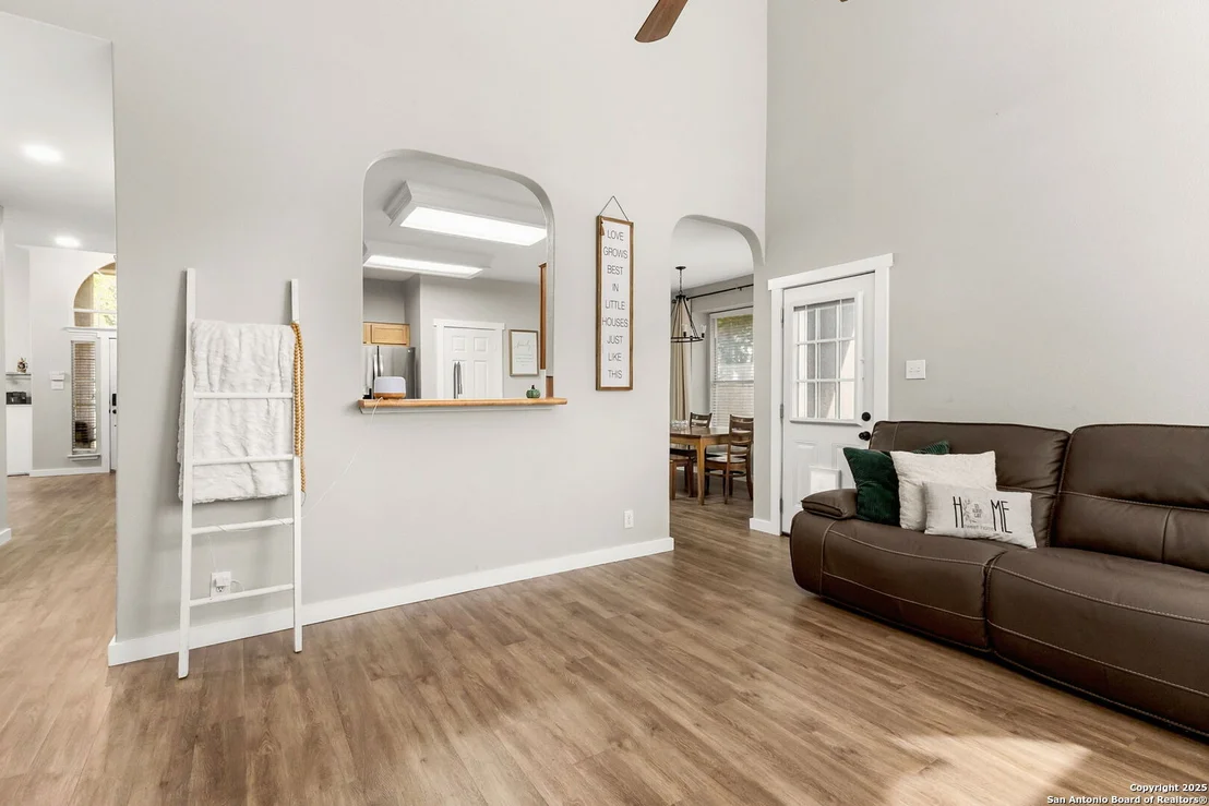 Photo of 321 Alders Gate