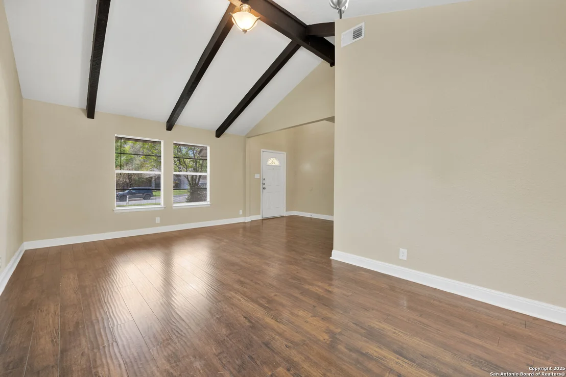 Photo of 6135 Windbrooke