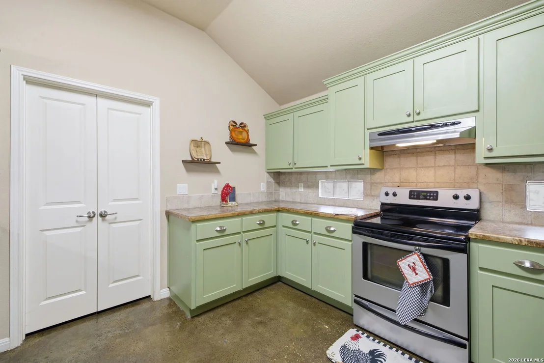 Photo of 327 BONNER BLVD