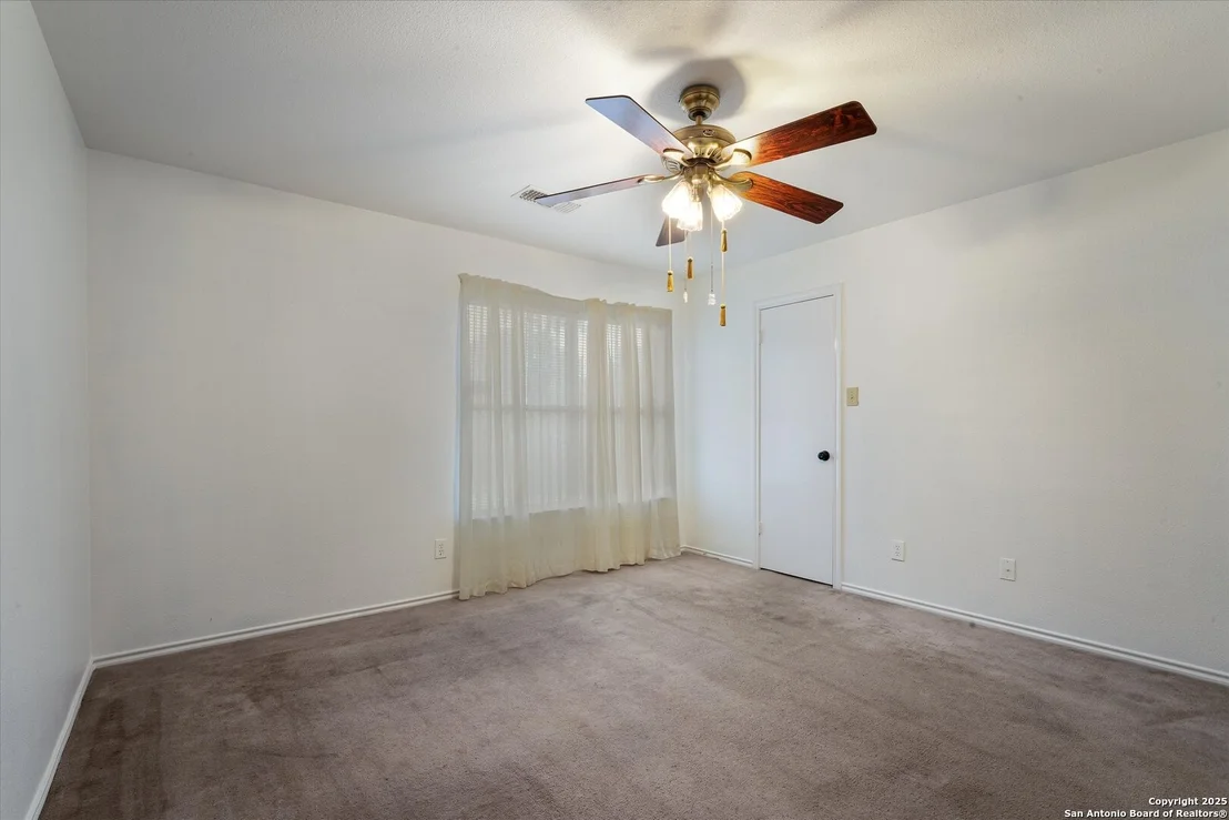 Photo of 2563 Chasefield