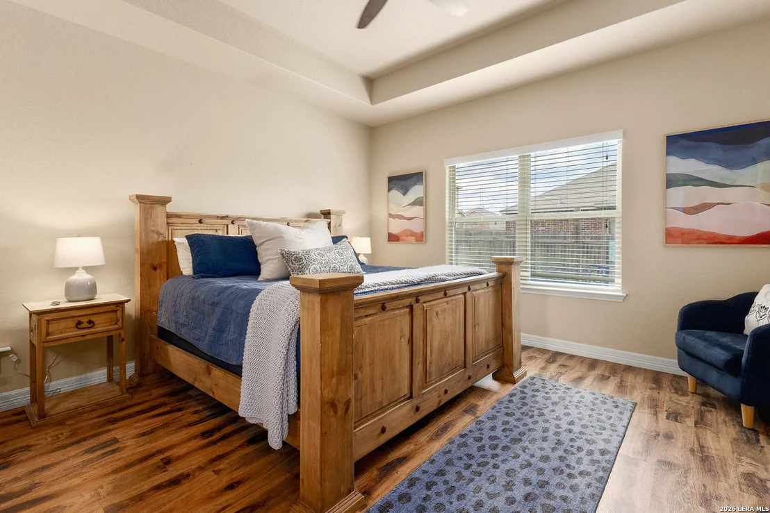 Photo of 617 COMMUNITY DR