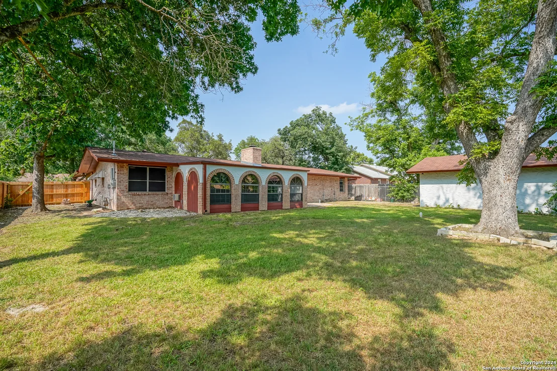Photo of 426 Windcrest Dr