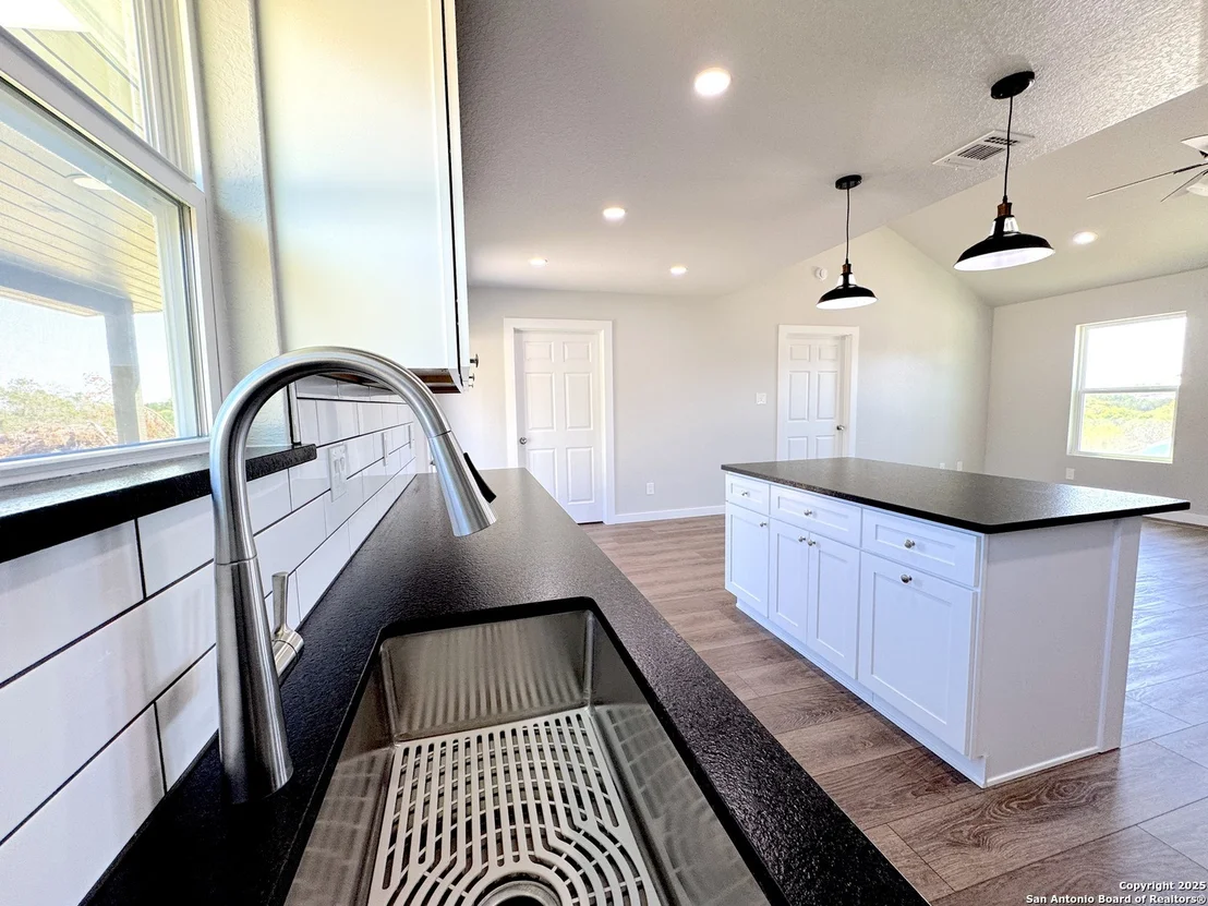 Photo of 1135 Southline