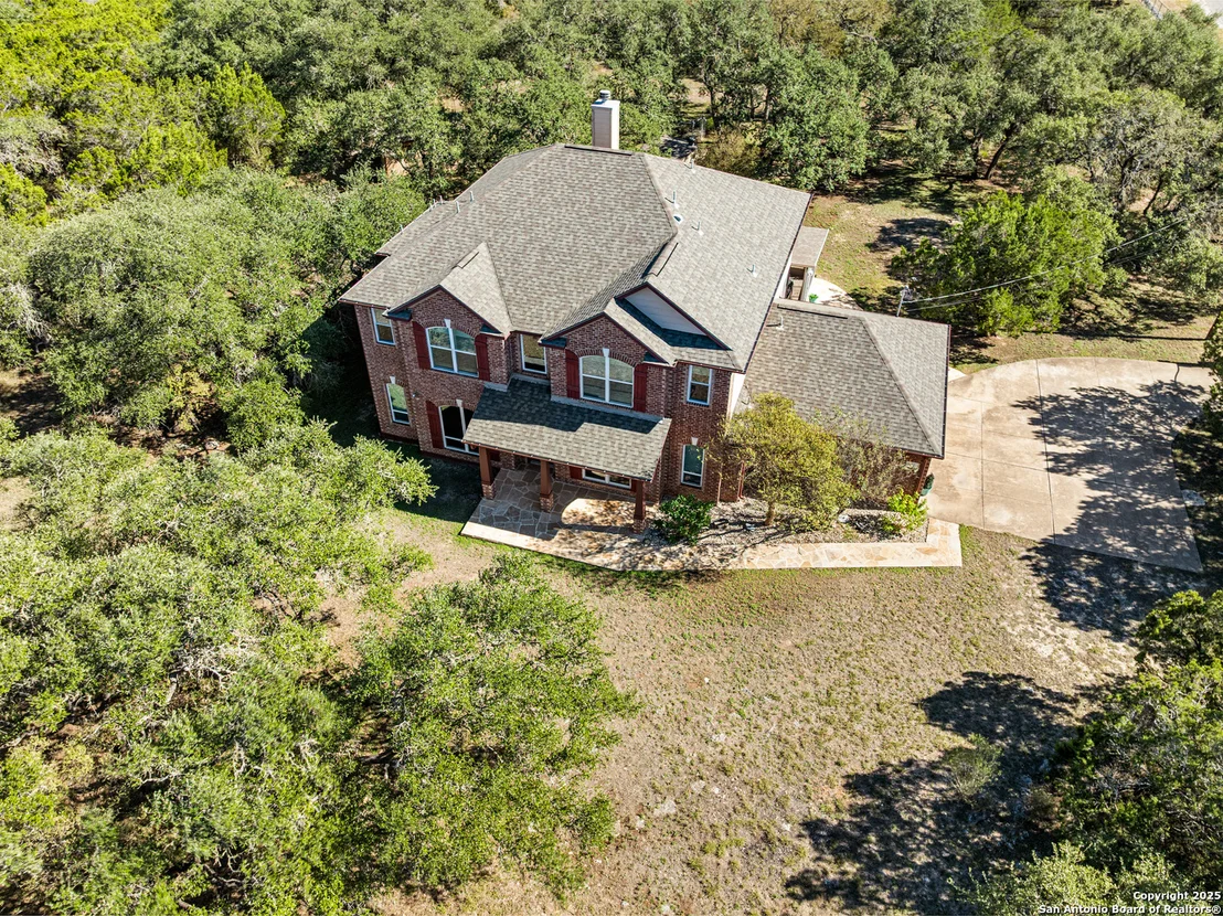 Photo of 577 River Chase