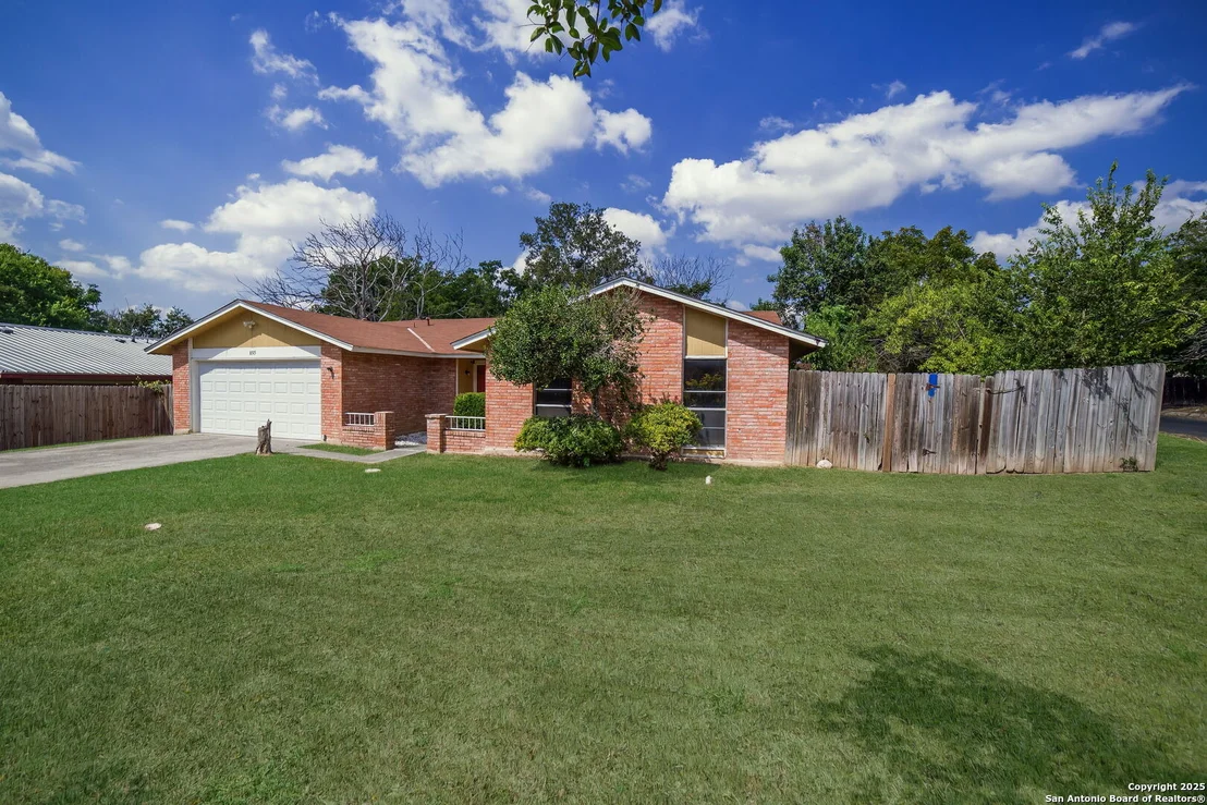 Photo of 8315 Greenham