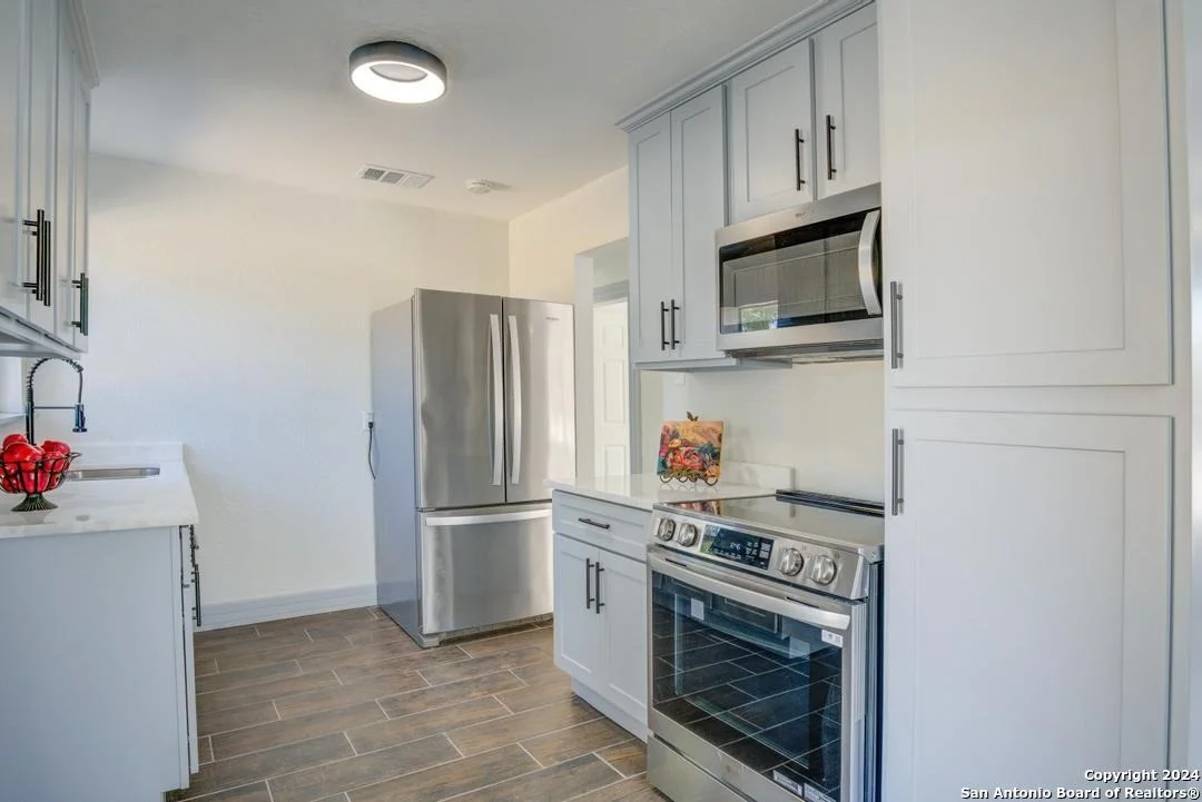 Photo of 303 DEMYA DR
