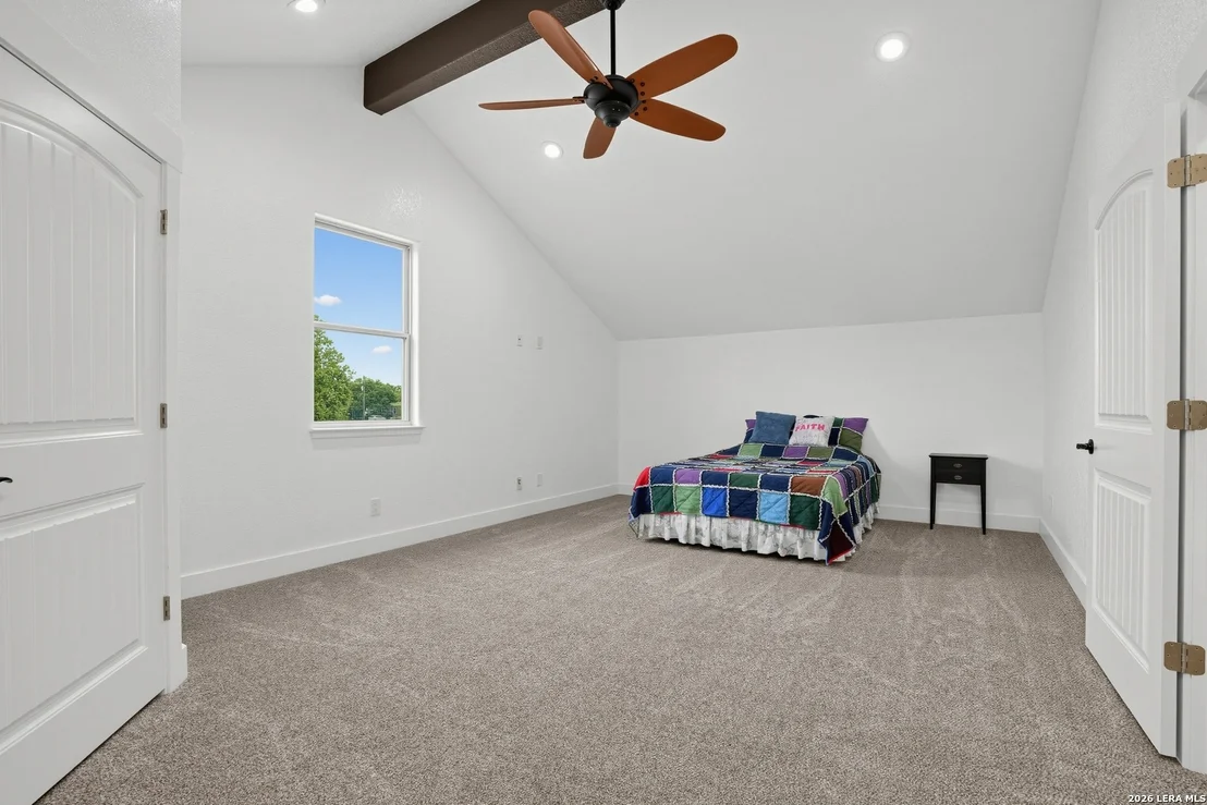 Photo of 105 OAK VIEW DR