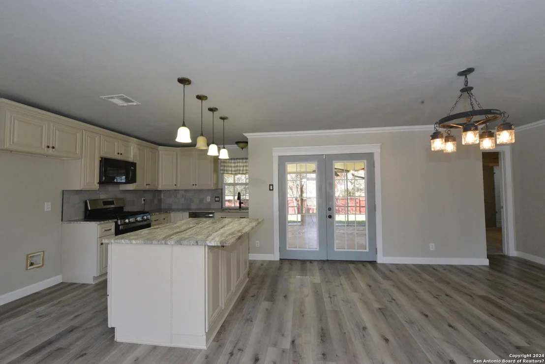Photo of 4427 GREYSTONE DR