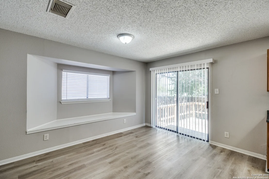 Photo of 8018 ROBBINS GLADE