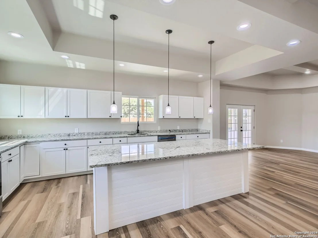 Photo of 8501 UTOPIA BLVD