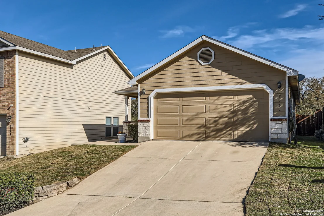Photo of 3747 Hideaway Grn