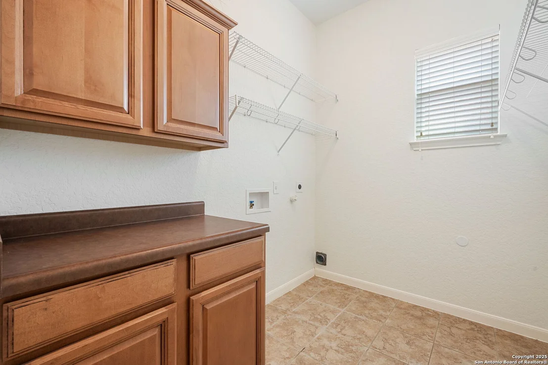 Photo of 1210 Magellan