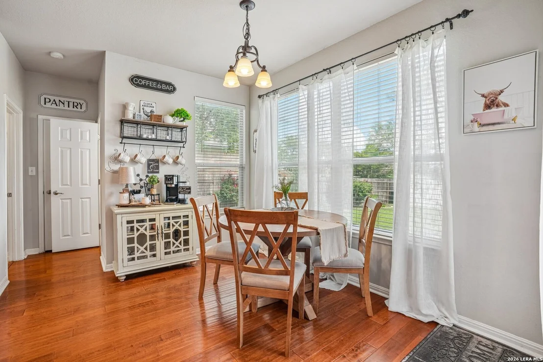 Photo of 990 OAK PARK