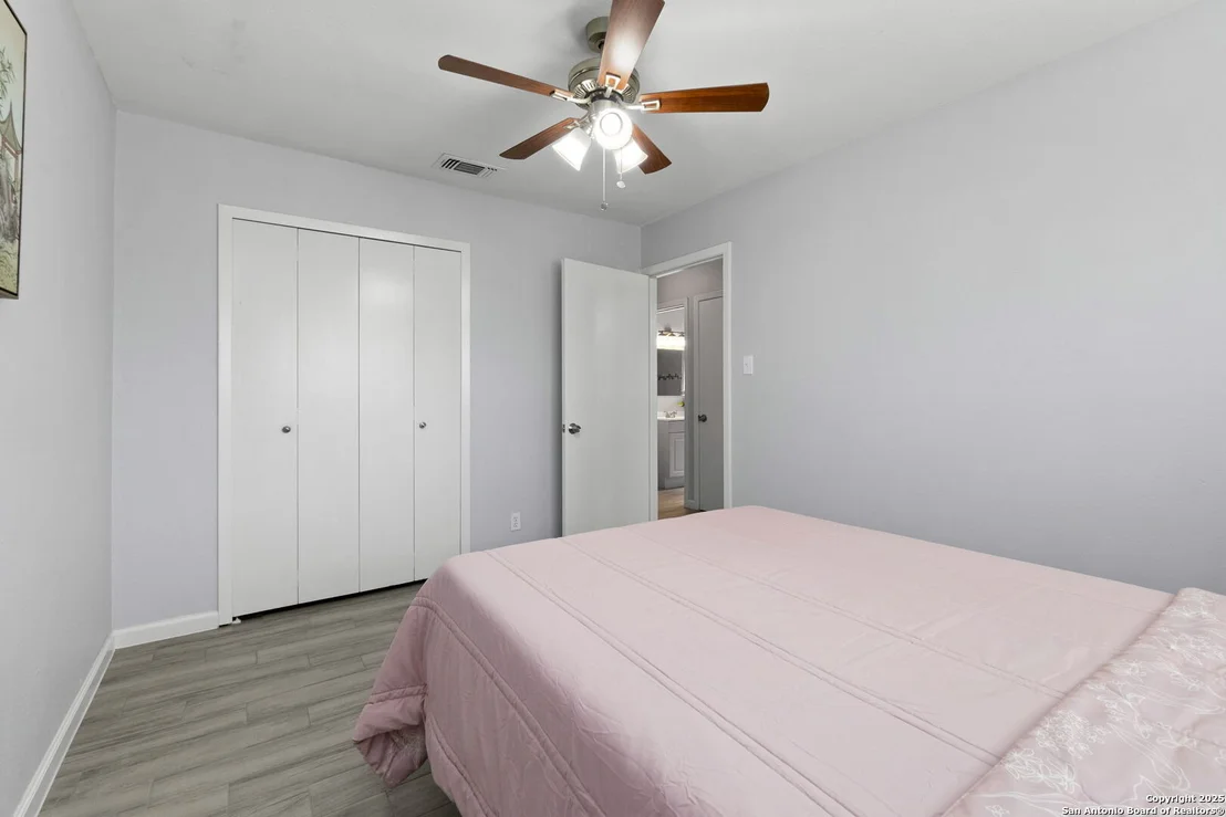 Photo of 6818 Forest Meadow