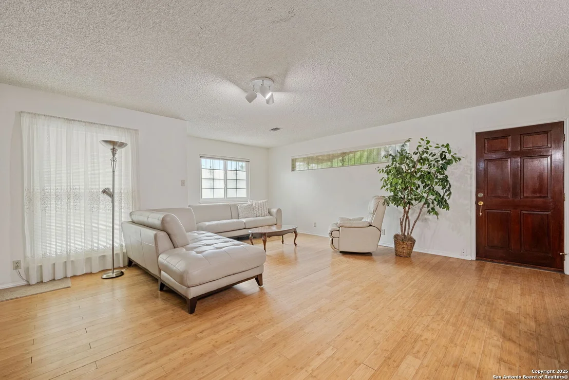 Photo of 6719 Lucerne