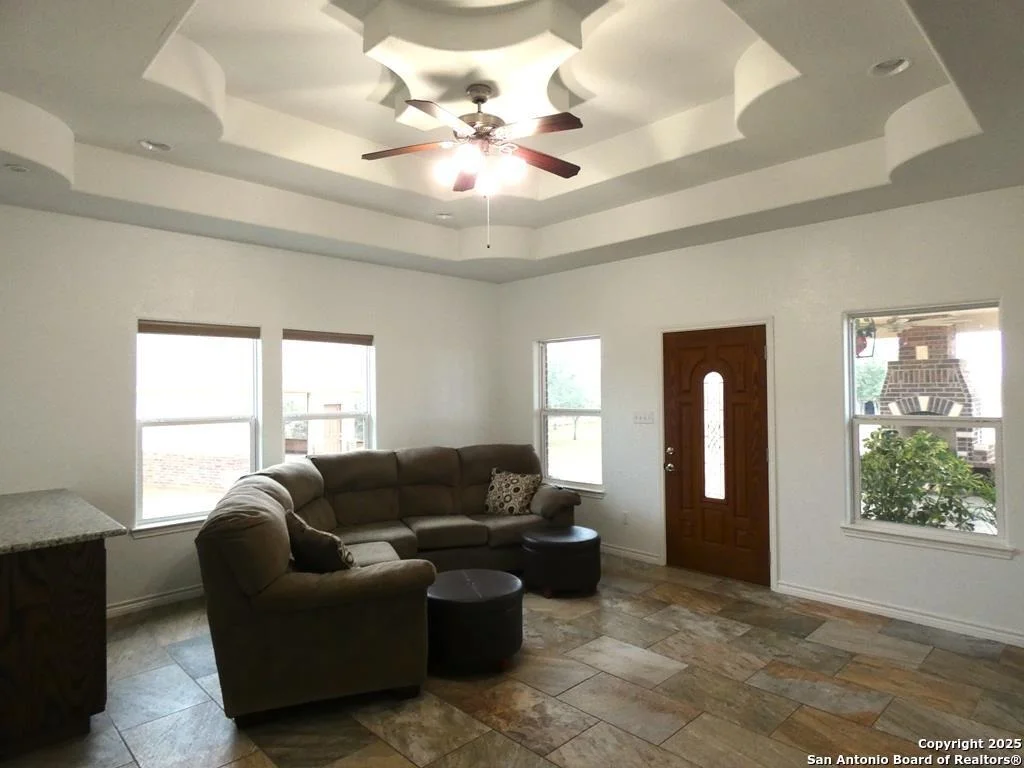 Photo of 283 Live Oak Rd
