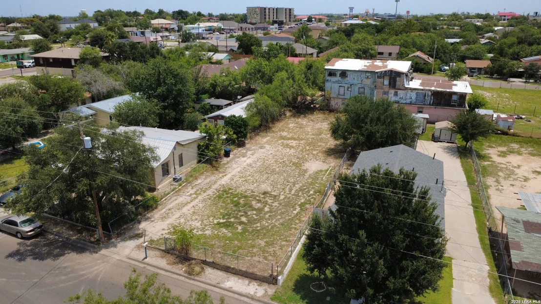 Photo of 246 N COMAL ST
