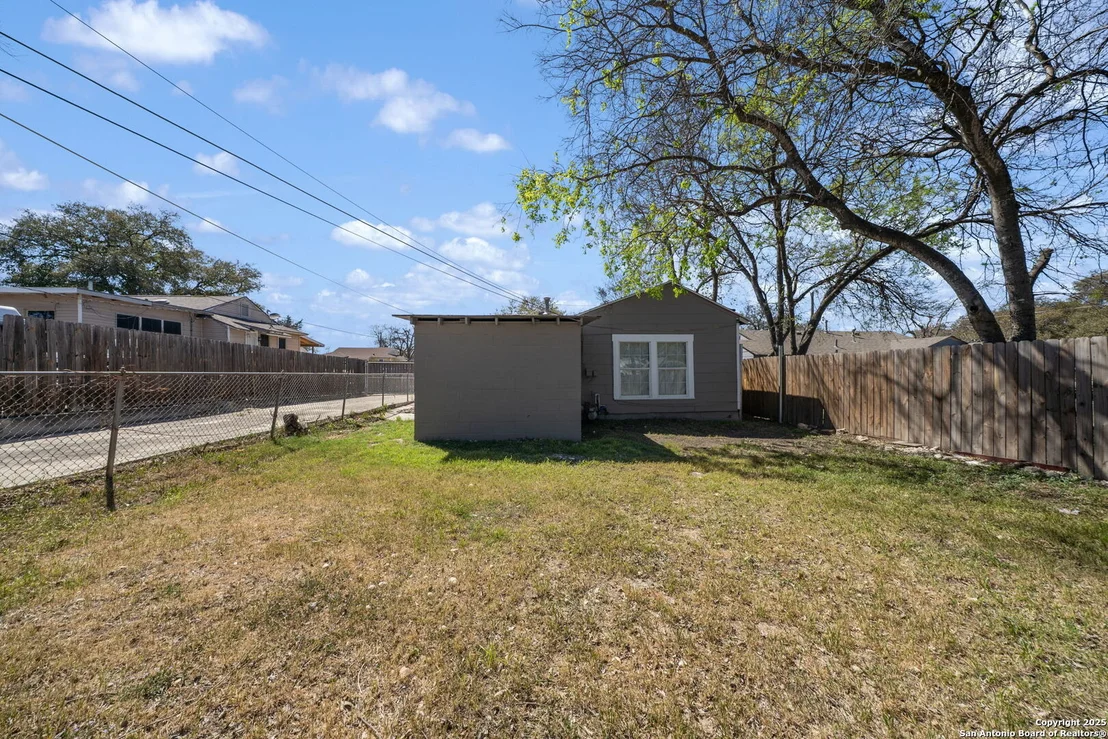 Photo of 207 Bonnell