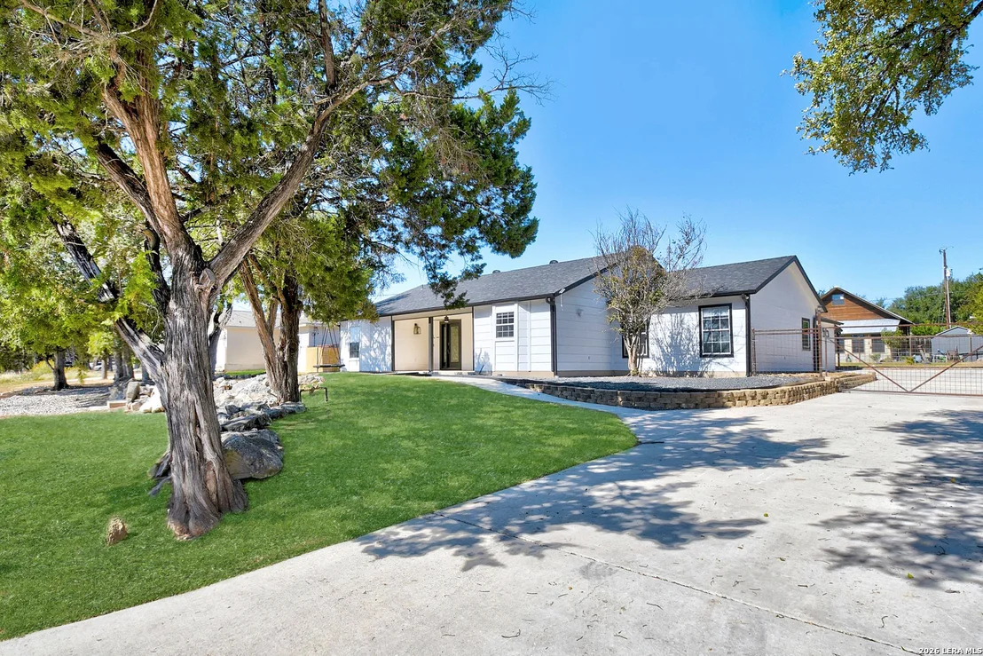 Photo of 1265 BOB WHITE DR