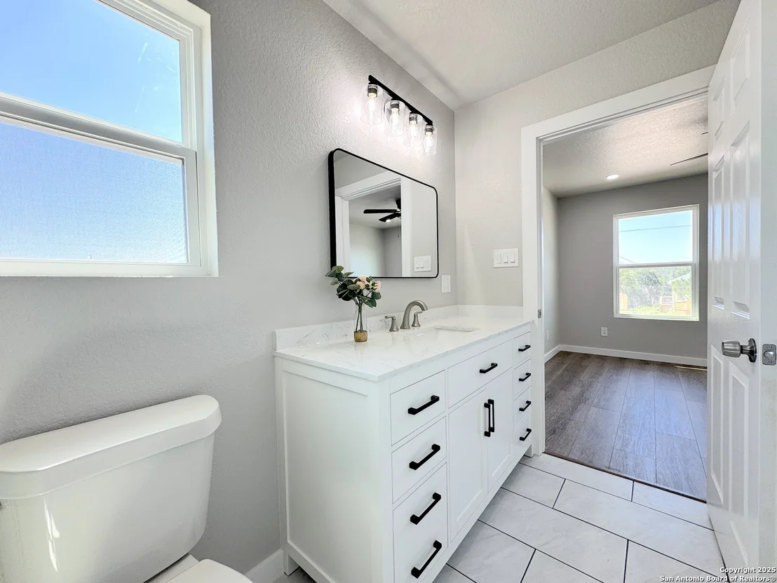 Photo of 1135 Southline
