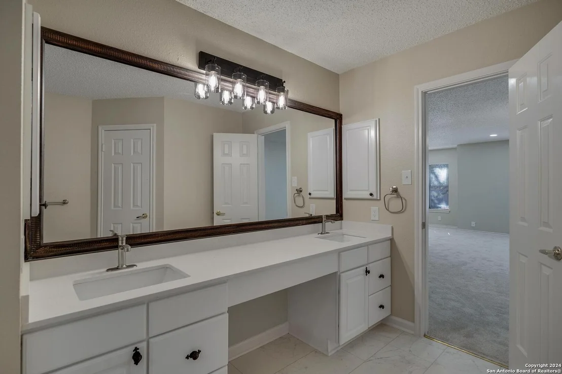 Photo of 14214 PEBBLE GLADE